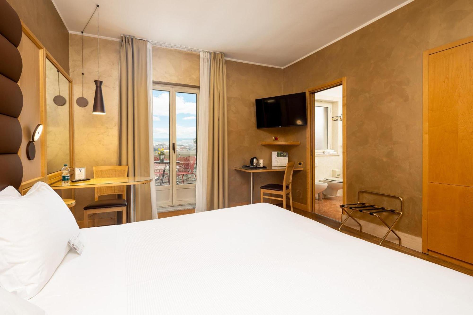 Western Luxor Hotel